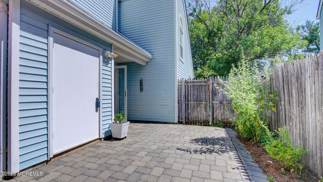 16 Whitman Court, Freehold, NJ 07728