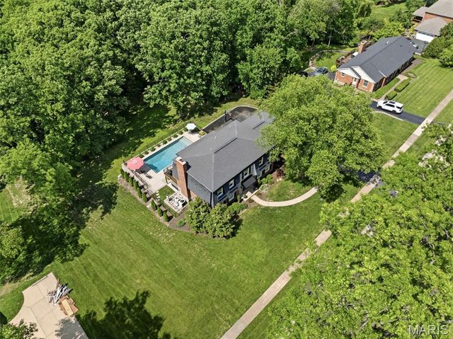 12547 Glencroft Drive, St Louis, MO 63128