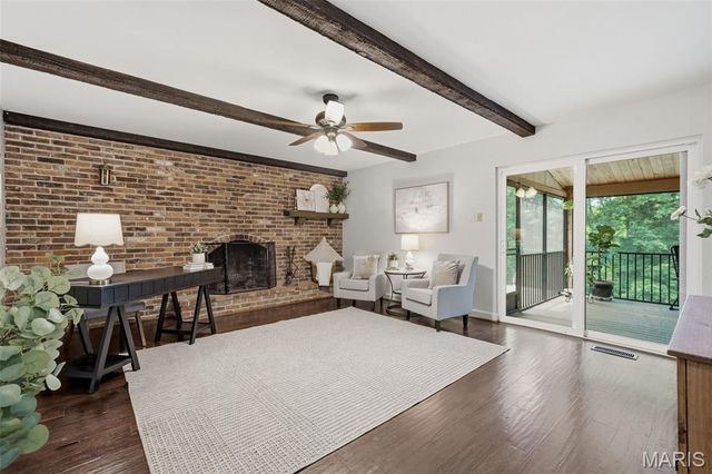 12547 Glencroft Drive, St Louis, MO 63128