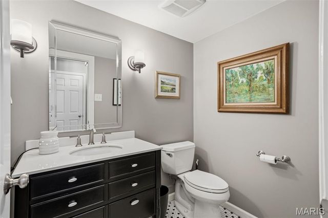 12547 Glencroft Drive, St Louis, MO 63128