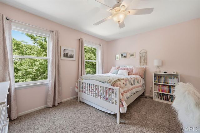 12547 Glencroft Drive, St Louis, MO 63128