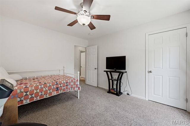 12547 Glencroft Drive, St Louis, MO 63128