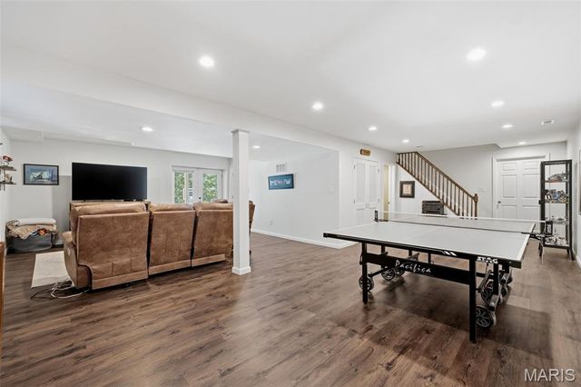 12547 Glencroft Drive, St Louis, MO 63128