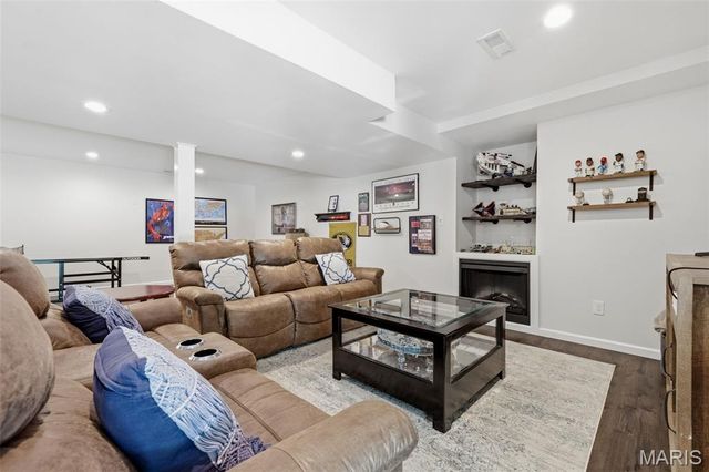 12547 Glencroft Drive, St Louis, MO 63128