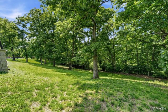 12547 Glencroft Drive, St Louis, MO 63128