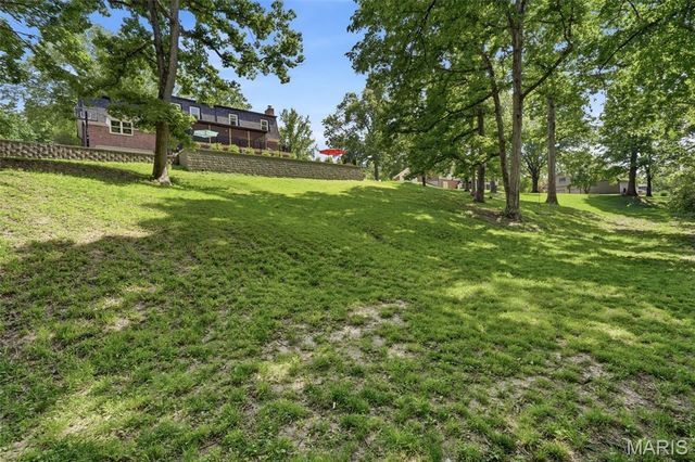 12547 Glencroft Drive, St Louis, MO 63128
