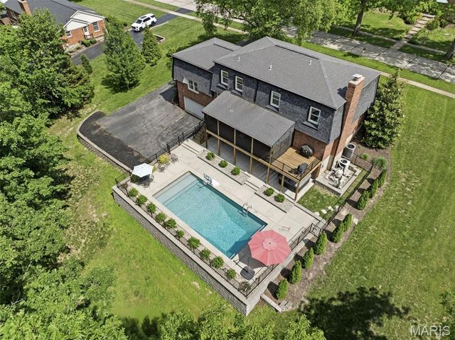 12547 Glencroft Drive, St Louis, MO 63128