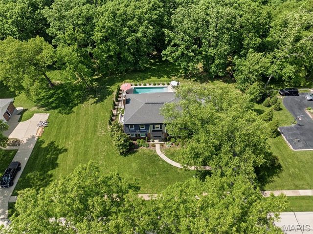 12547 Glencroft Drive, St Louis, MO 63128