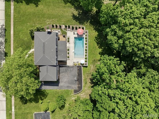 12547 Glencroft Drive, St Louis, MO 63128