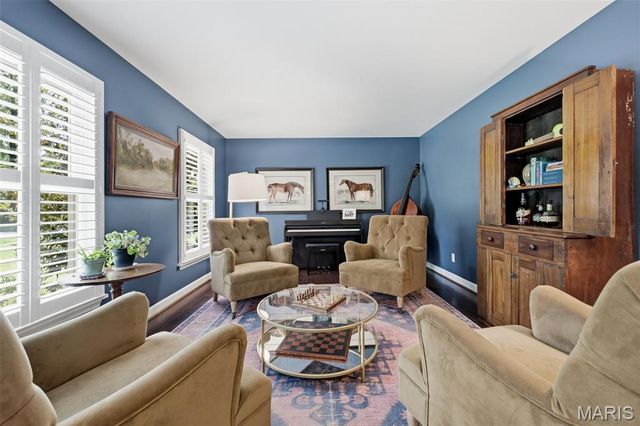 12547 Glencroft Drive, St Louis, MO 63128