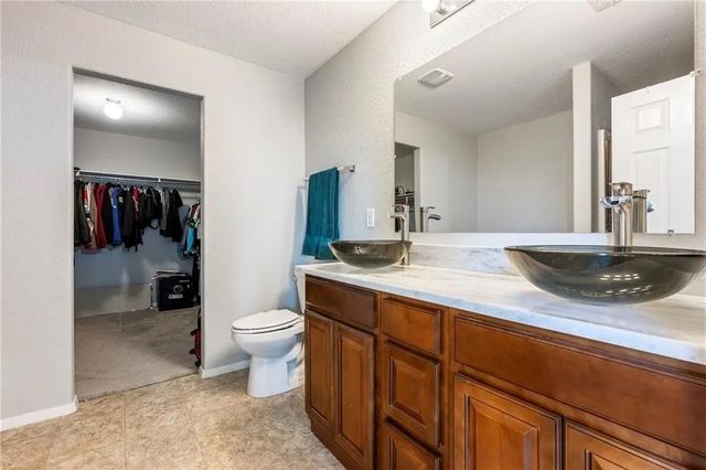 805 NW 70th Avenue, Bentonville, AR 72713