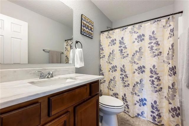 805 NW 70th Avenue, Bentonville, AR 72713