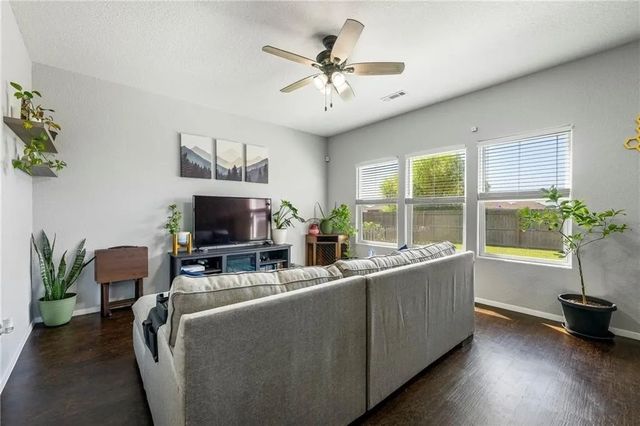 805 NW 70th Avenue, Bentonville, AR 72713