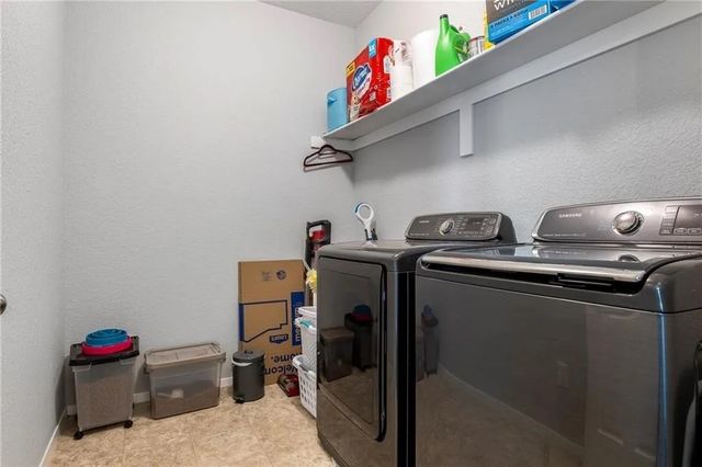 805 NW 70th Avenue, Bentonville, AR 72713