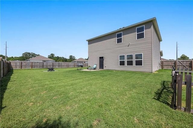 805 NW 70th Avenue, Bentonville, AR 72713