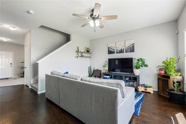 805 NW 70th Avenue, Bentonville, AR 72713