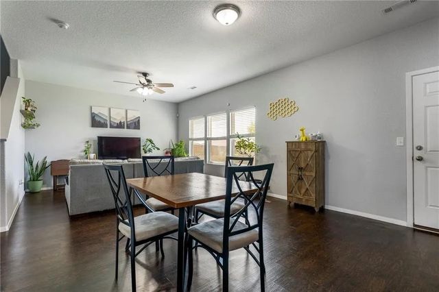 805 NW 70th Avenue, Bentonville, AR 72713