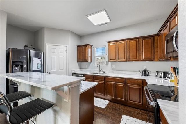 805 NW 70th Avenue, Bentonville, AR 72713