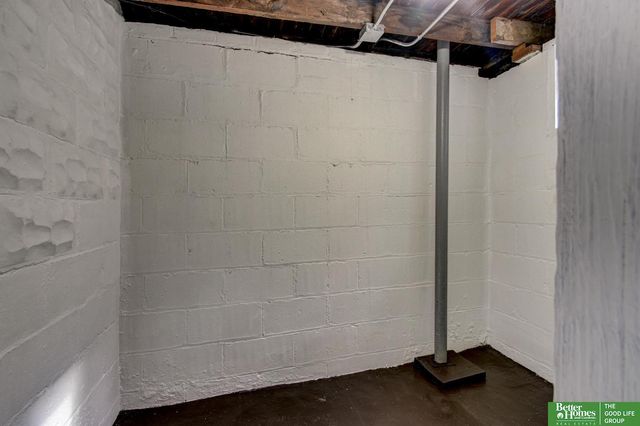 2331 S 8th Street, Omaha, NE 68108