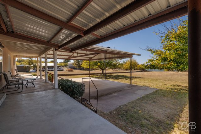 155 Lakeview Drive, Coleman, TX 76834