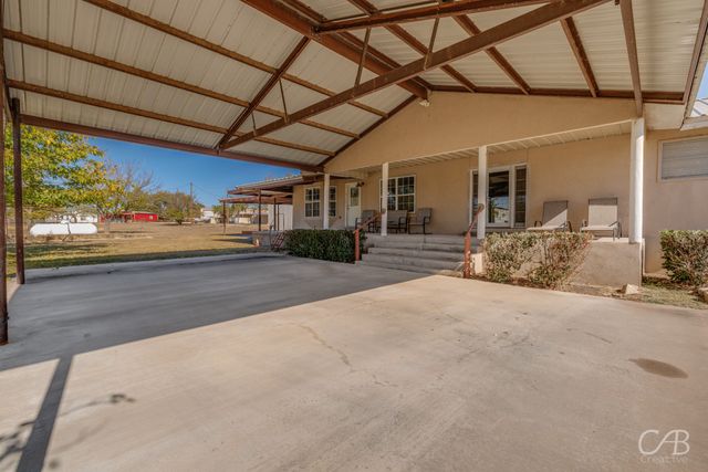 155 Lakeview Drive, Coleman, TX 76834