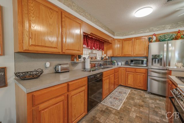 155 Lakeview Drive, Coleman, TX 76834