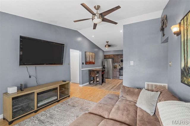 905 Hanna Place Court A, Manchester, MO 63021