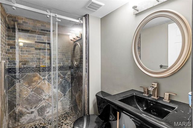 905 Hanna Place Court A, Manchester, MO 63021