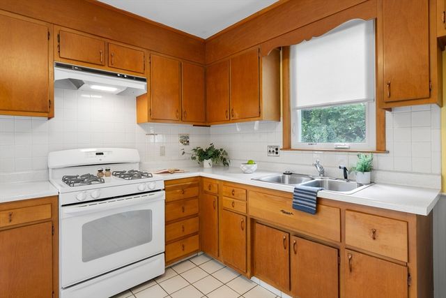 10 Cummings Avenue, Lexington, MA 02420