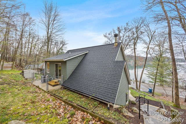 5217 S Centerline Road, Brooks Twp, MI 49337