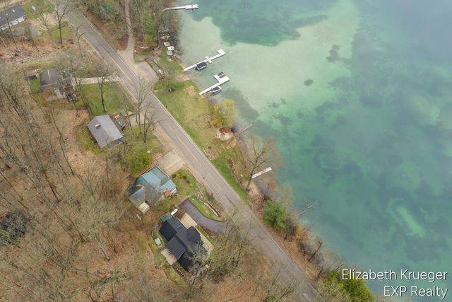5217 S Centerline Road, Brooks Twp, MI 49337