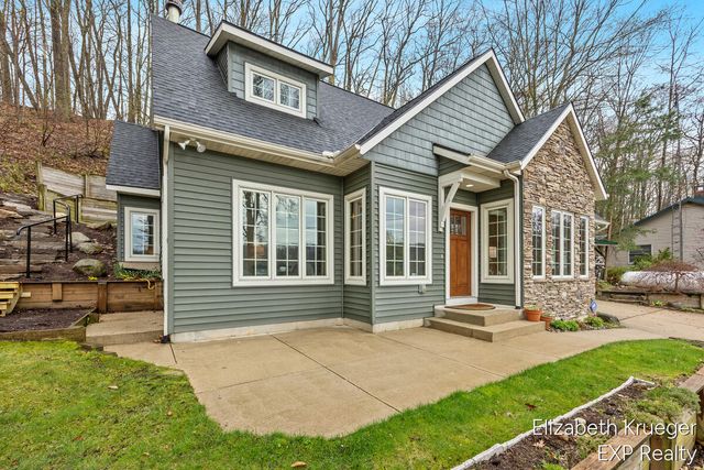 5217 S Centerline Road, Brooks Twp, MI 49337