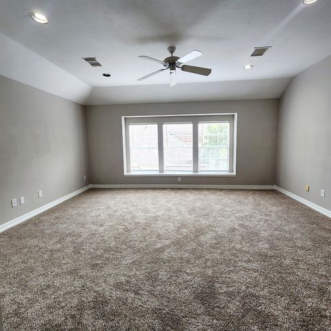 819 Old Valley Way, Houston, TX 77094