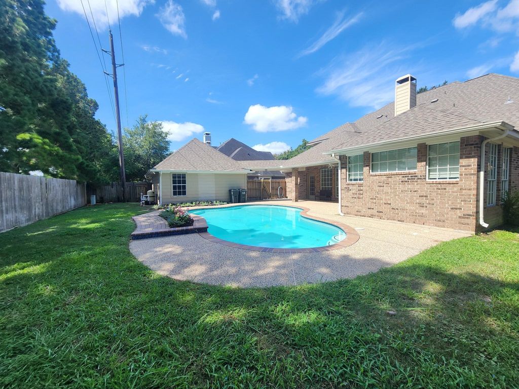 819 Old Valley Way, Houston, TX 77094