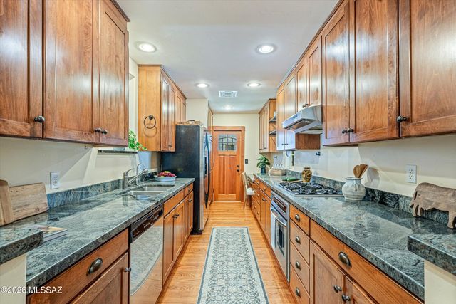 1922 E 9th Street, Tucson, AZ 85719