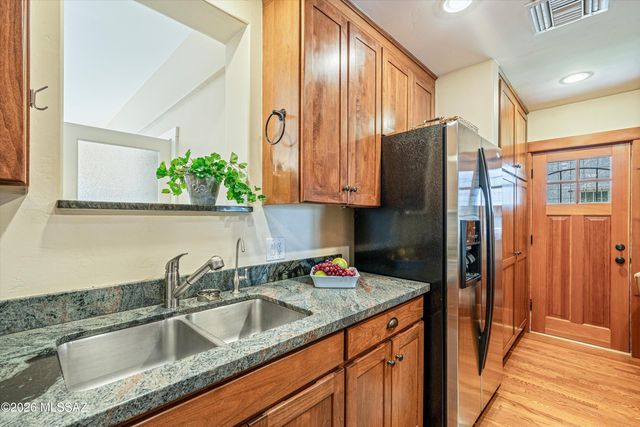 1922 E 9th Street, Tucson, AZ 85719