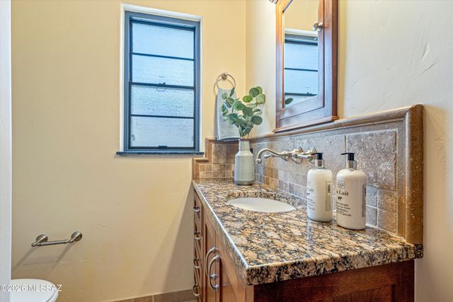 1922 E 9th Street, Tucson, AZ 85719