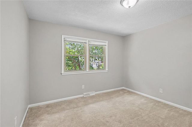 5609 MANNING Avenue, Raytown, MO 64133