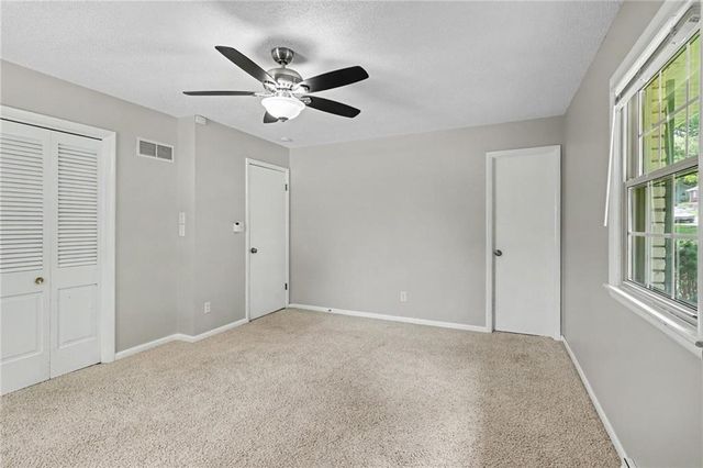 5609 MANNING Avenue, Raytown, MO 64133