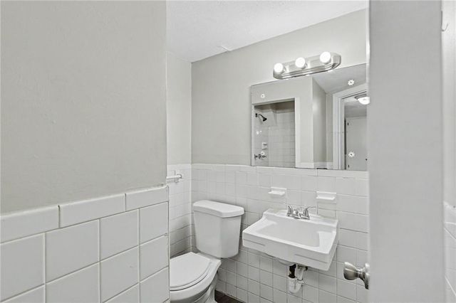 5609 MANNING Avenue, Raytown, MO 64133