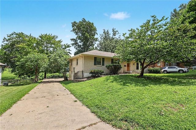 5609 MANNING Avenue, Raytown, MO 64133