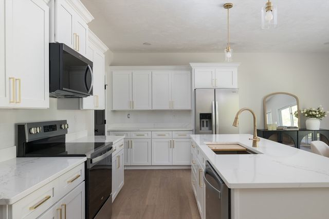 86 High Street 2, Carver, MA 02330