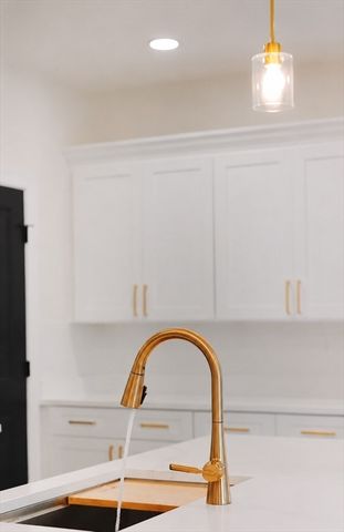 86 High Street 2, Carver, MA 02330