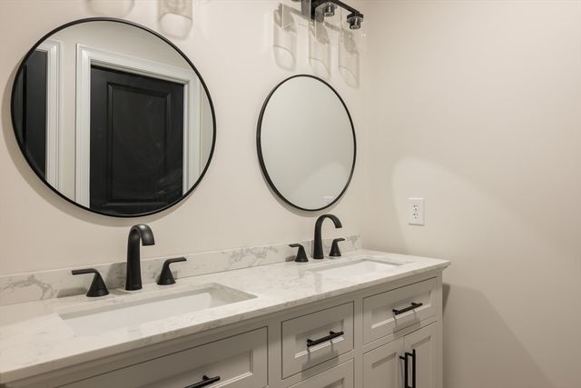 86 High Street 2, Carver, MA 02330
