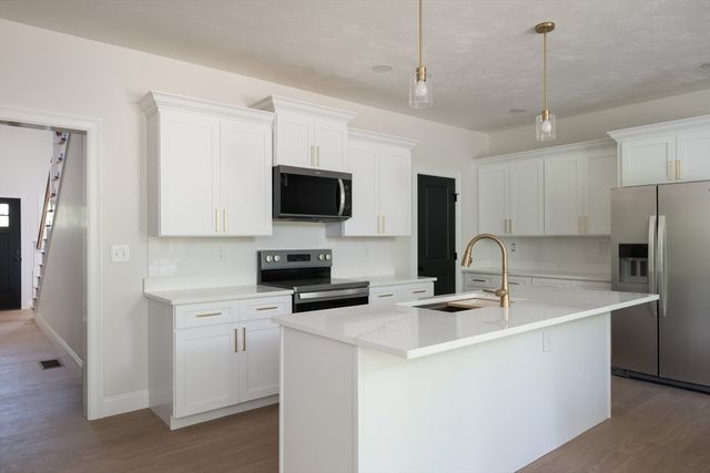 86 High Street 2, Carver, MA 02330