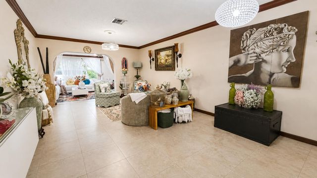 5780 W FERNLEY Drive W 101, West Palm Beach, FL 33415