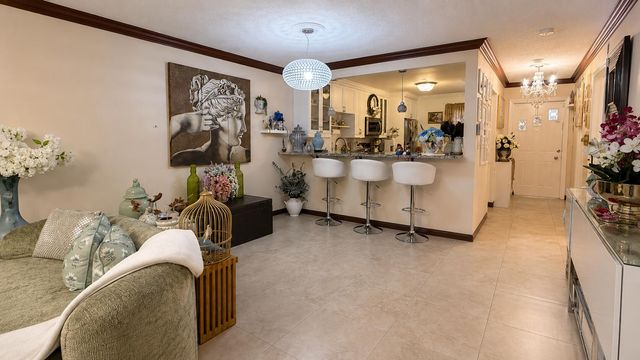 5780 W FERNLEY Drive W 101, West Palm Beach, FL 33415