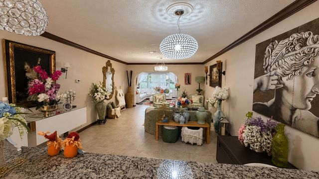5780 W FERNLEY Drive W 101, West Palm Beach, FL 33415