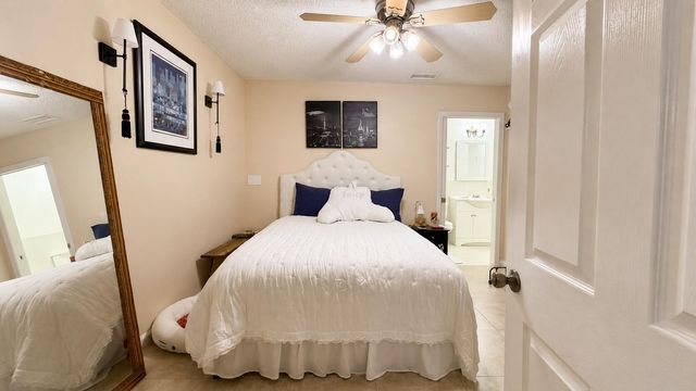 5780 W FERNLEY Drive W 101, West Palm Beach, FL 33415