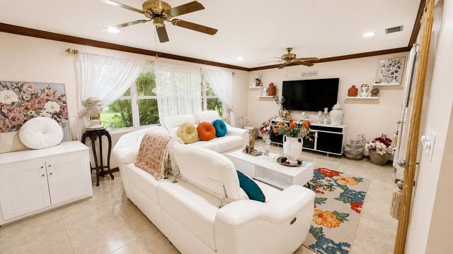 5780 W FERNLEY Drive W 101, West Palm Beach, FL 33415